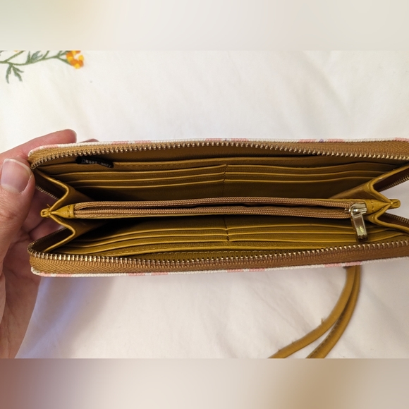 Fossil Wallet - Picture 4 of 6